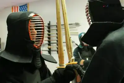 Kendo students in armor at Han Mi